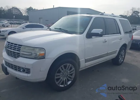 2010 Lincoln Navigator z USA, uszkodzony, nr VIN 5LMJJ2H5XAEJ10161
